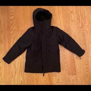 Children’s Place Size 5/6 Boys Jacket with hood.